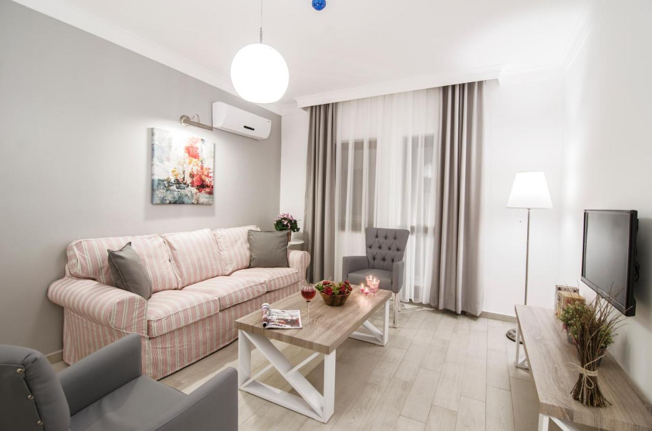 Rodina Suites Hotel คูซาดาซี ภายนอก รูปภาพ