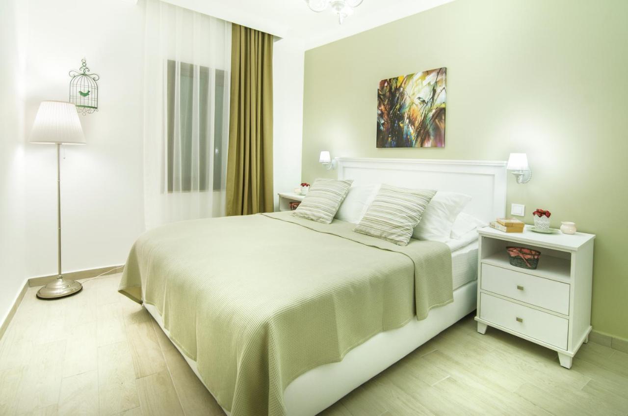 Rodina Suites Hotel คูซาดาซี ภายนอก รูปภาพ