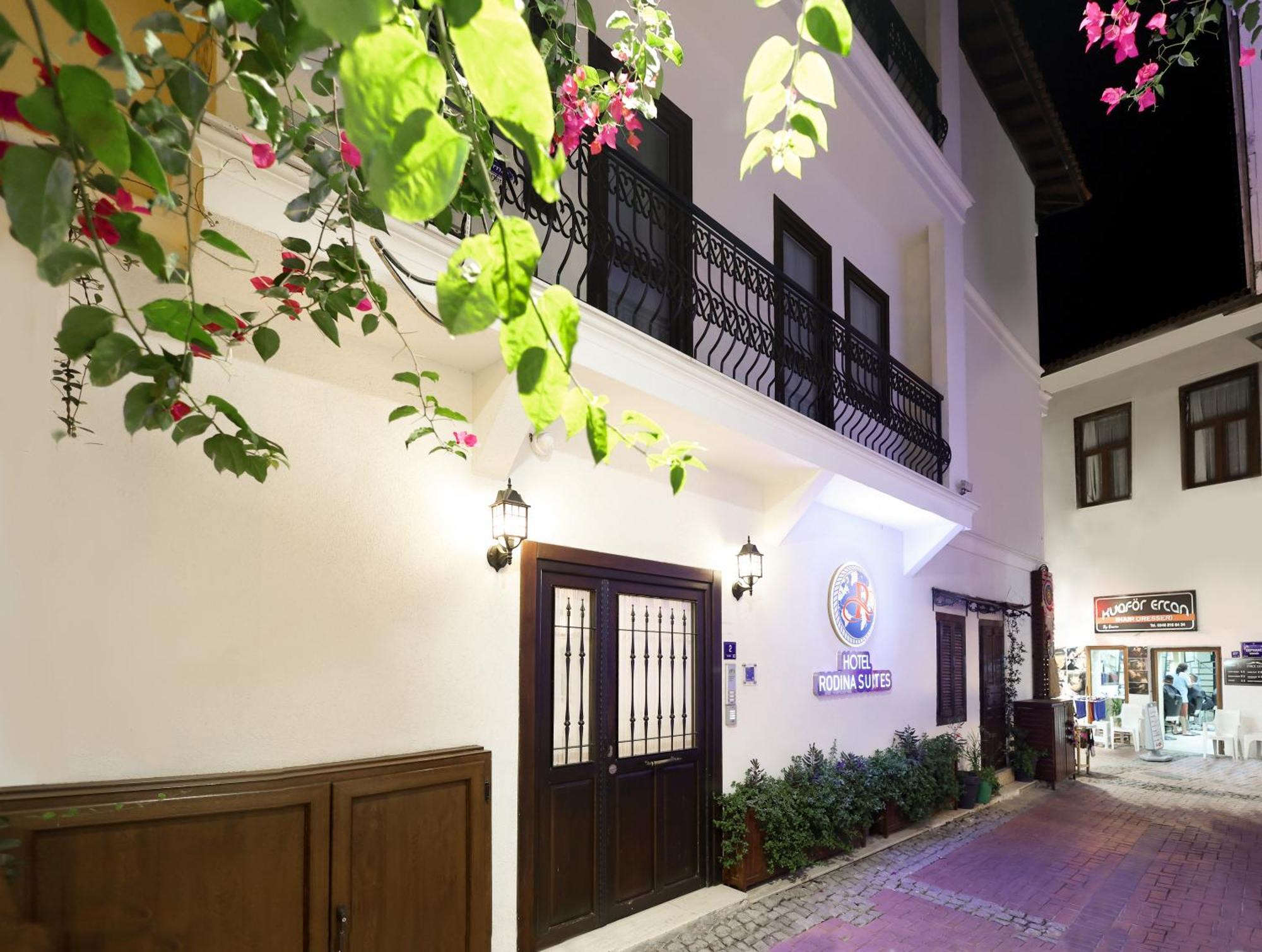 Rodina Suites Hotel คูซาดาซี ภายนอก รูปภาพ