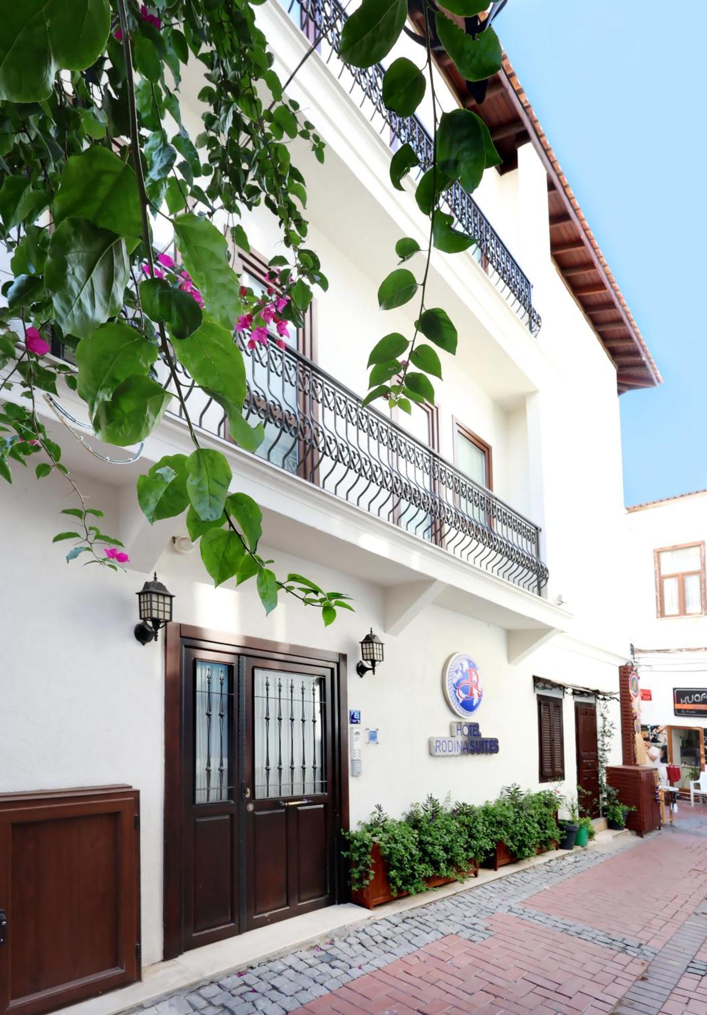 Rodina Suites Hotel คูซาดาซี ภายนอก รูปภาพ